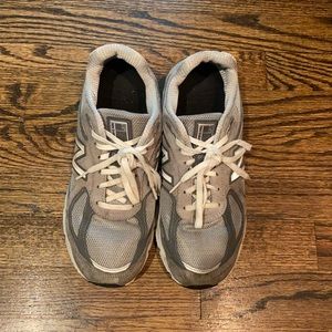 Grey New Balance, Size 09